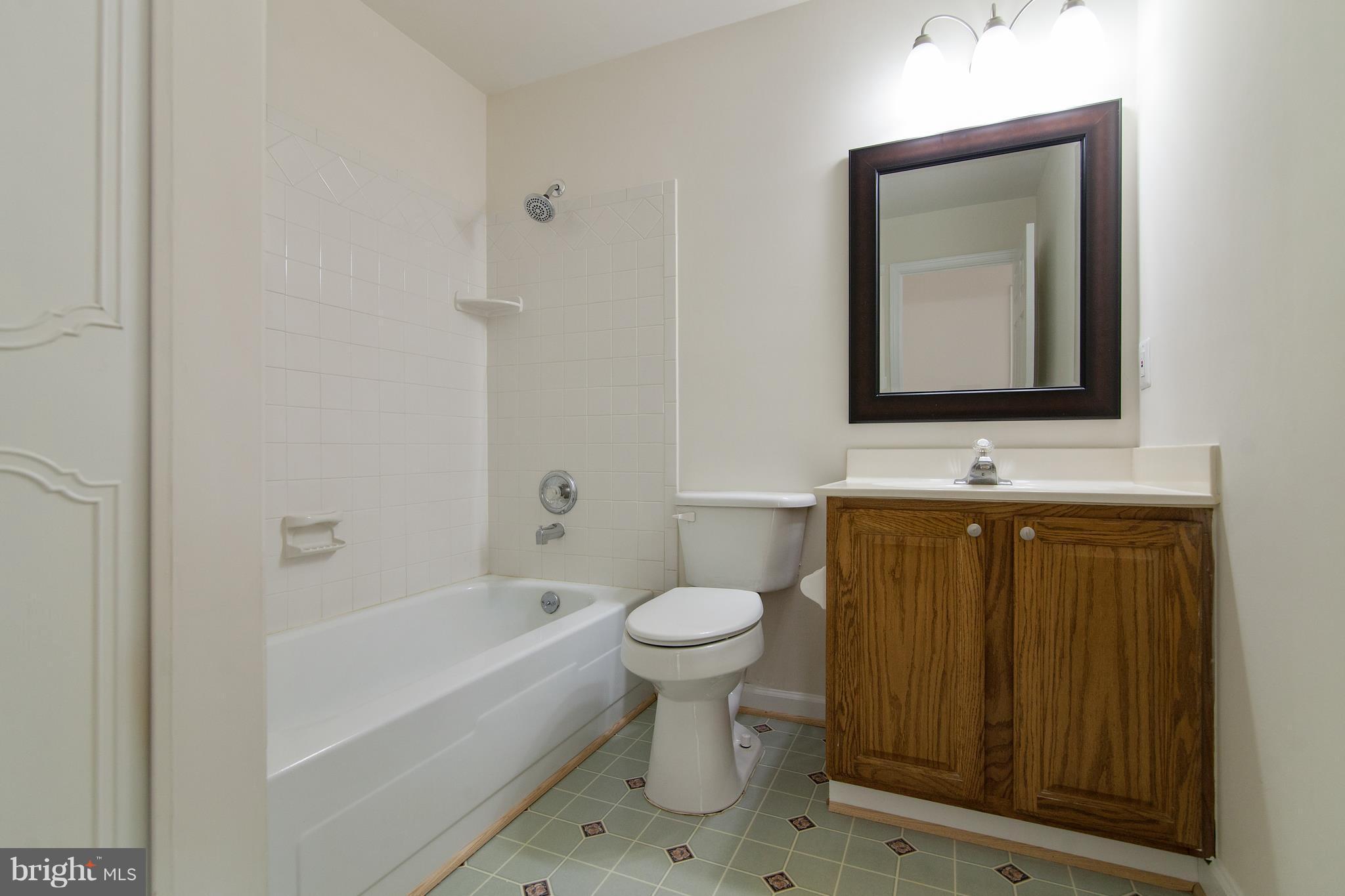 1211 East Lee Road Sterling, VA 20164 - Photo 17 of 30 Bath
