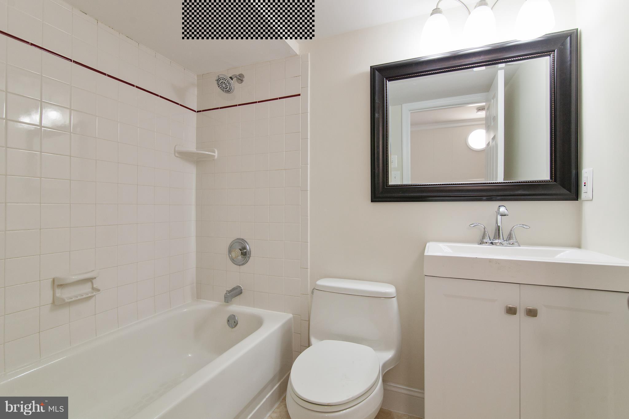 1211 East Lee Road Sterling, VA 20164 - Photo 22 of 30 Bath