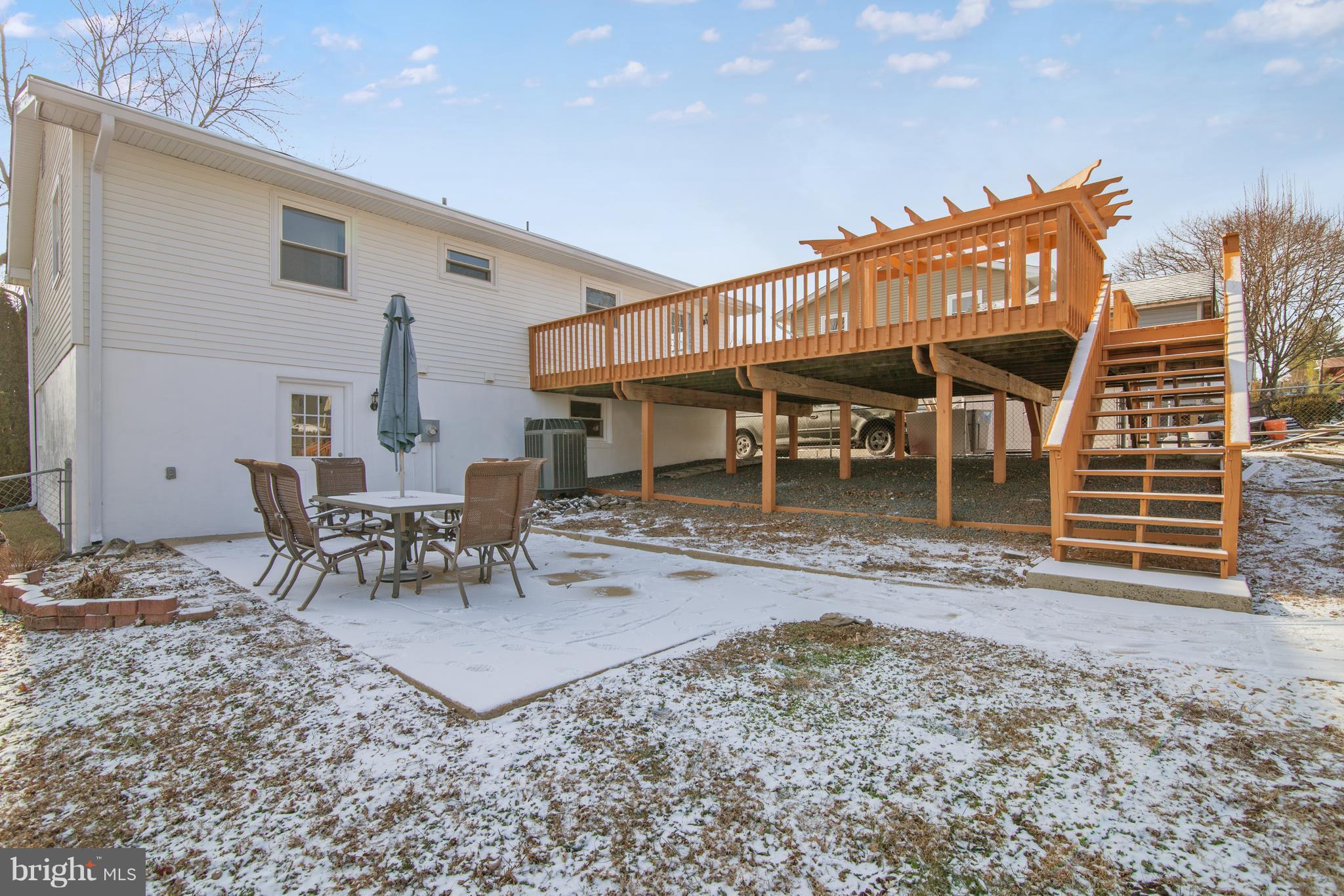 1211 East Lee Road Sterling, VA 20164 - Photo 29 of 30 Exterior (Rear)