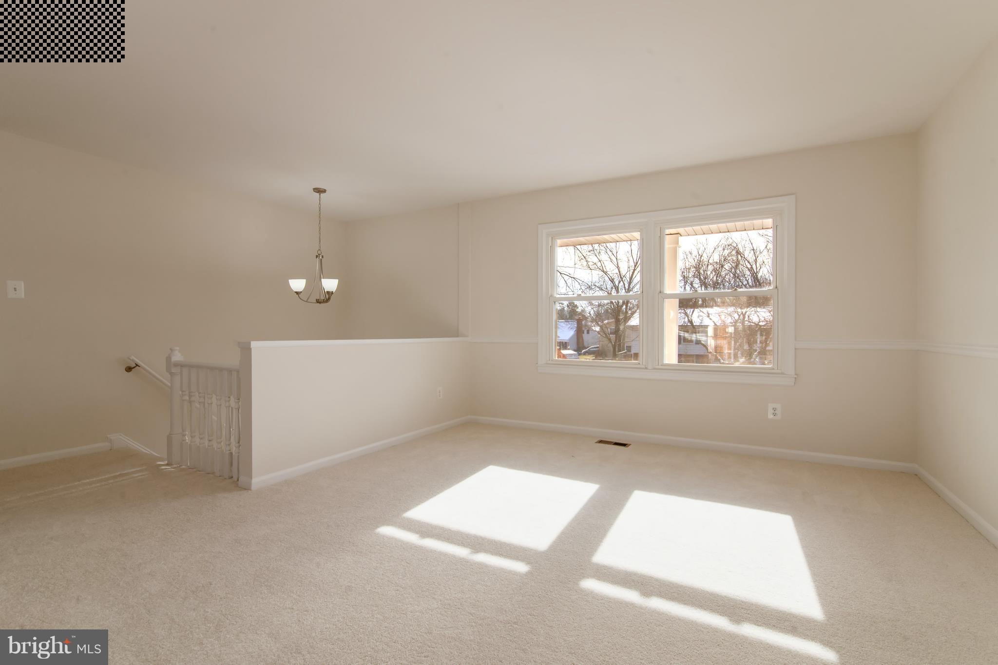 1211 East Lee Road Sterling, VA 20164 - Photo 6 of 30 Family Room