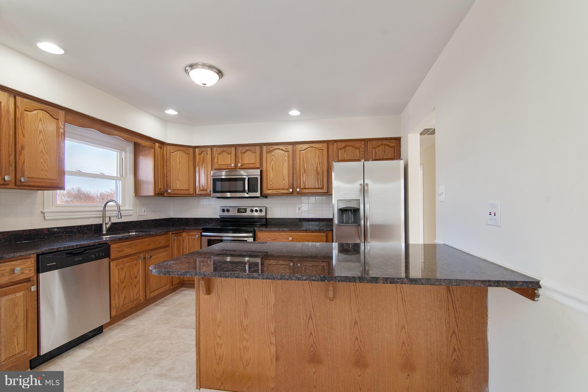 1211 East Lee Road Sterling, VA 20164 - Photo 9 of 30 Kitchen