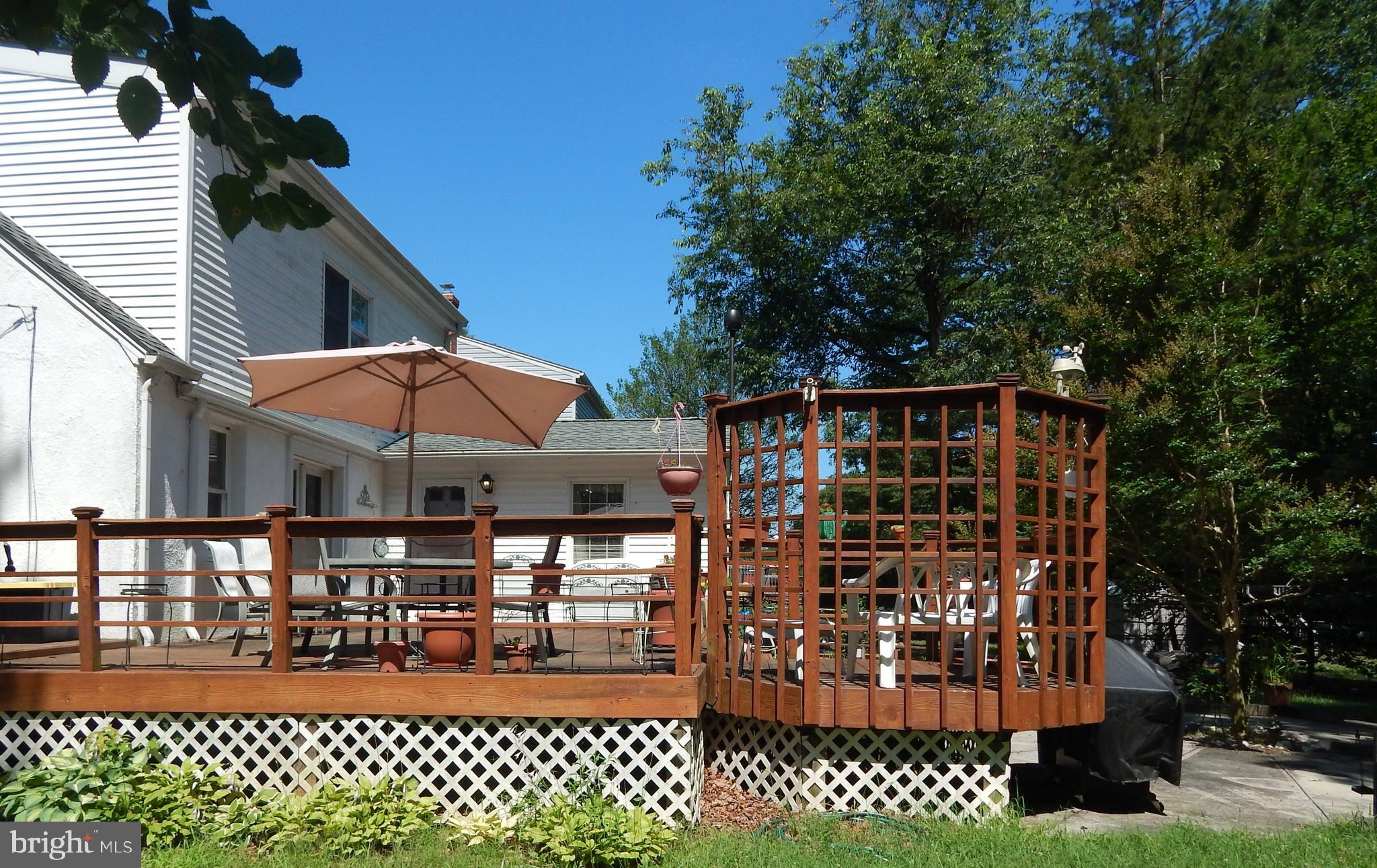 7314 Castlemoor Road Baltimore, MD 21244 - Photo 4 of 39 Lovely Deck