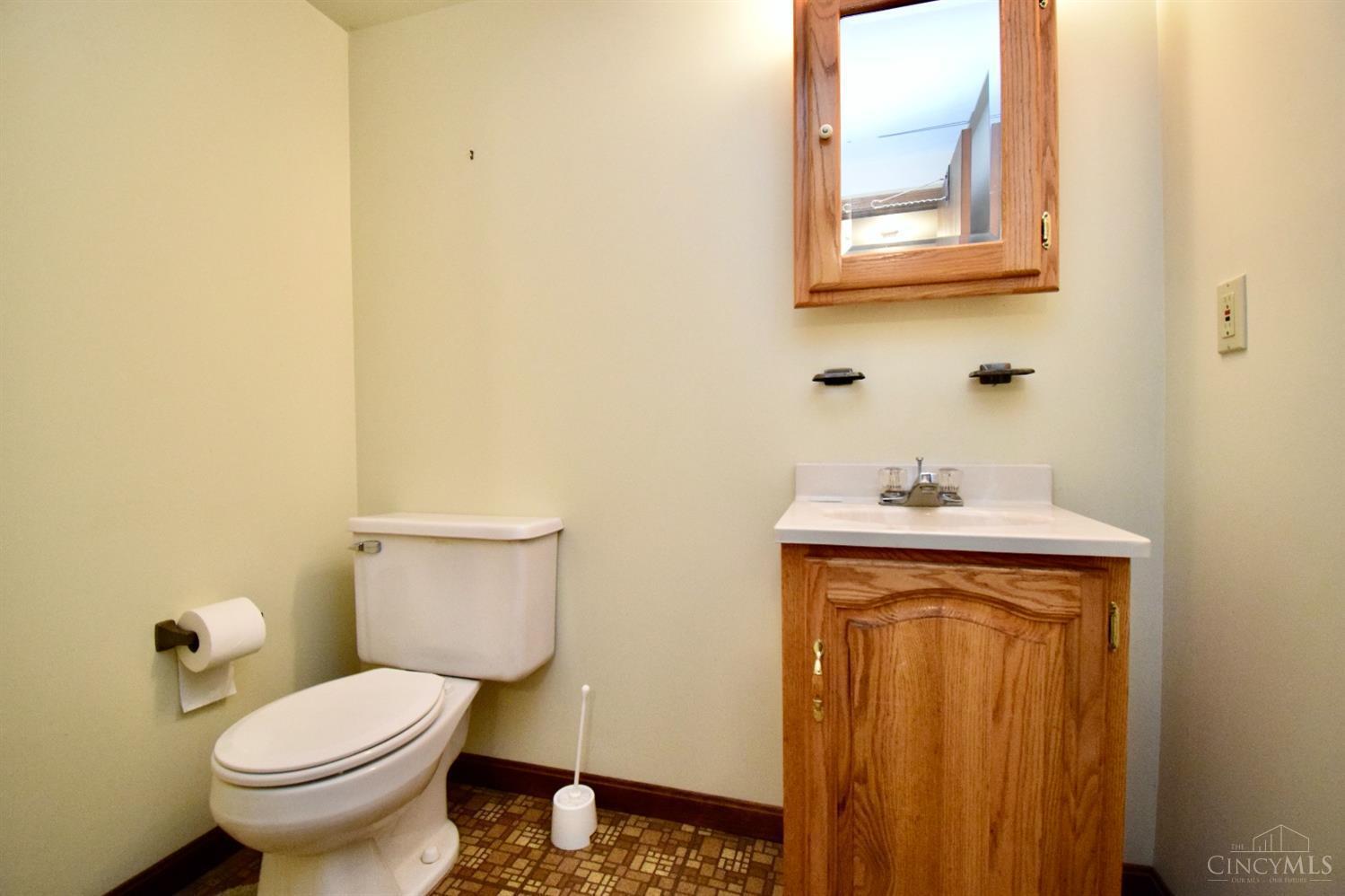 8396 Wuest Road Cincinnati, OH 45247 - Photo 37 of 47 Gallery Image 37