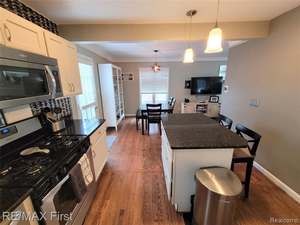 1168 Vernier Road Grosse Pointe Woods, MI 48236 - Photo 7 of 21