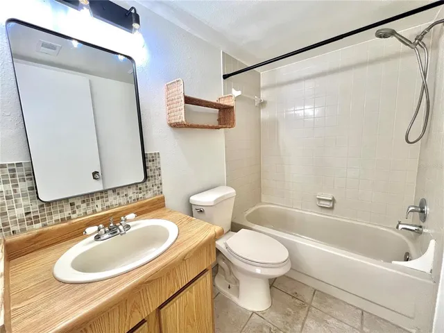 $1,750 | 2981 Bonaventure Circle, Unit 201, Palm Harbor, FL 34684