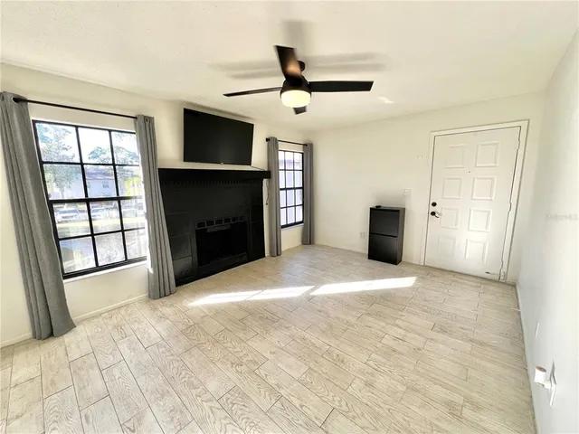 $1,750 | 2981 Bonaventure Circle, Unit 201, Palm Harbor, FL 34684