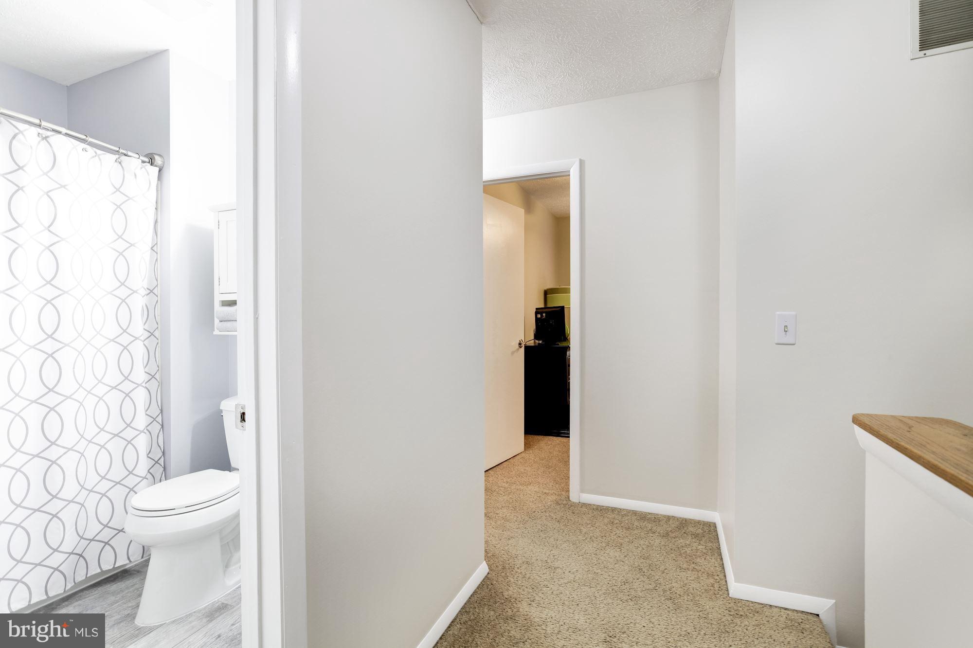 3453 Brookhaven Road Pasadena, MD 21122 - Photo 22 of 43 Upper-Level Hallway