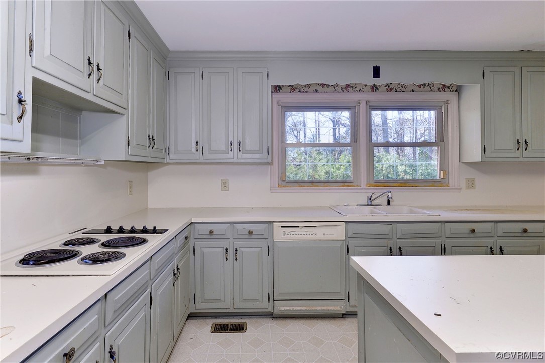 302 Glebe Spring Lane Yorktown, VA 23693 - Photo 9 of 34 Gallery Image 9