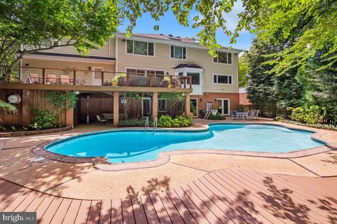 $1,795,000 | 10913 Roundtable Court, Rockville, MD 20852