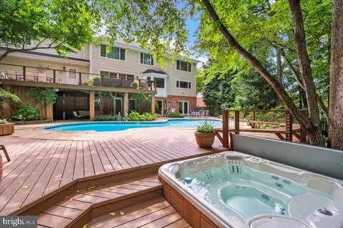 $1,795,000 | 10913 Roundtable Court, Rockville, MD 20852