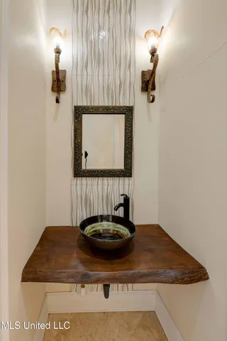 $5,000,000 | 11281 Road 468 Philadelphia Ms 39350, Philadelphia, MS 39350