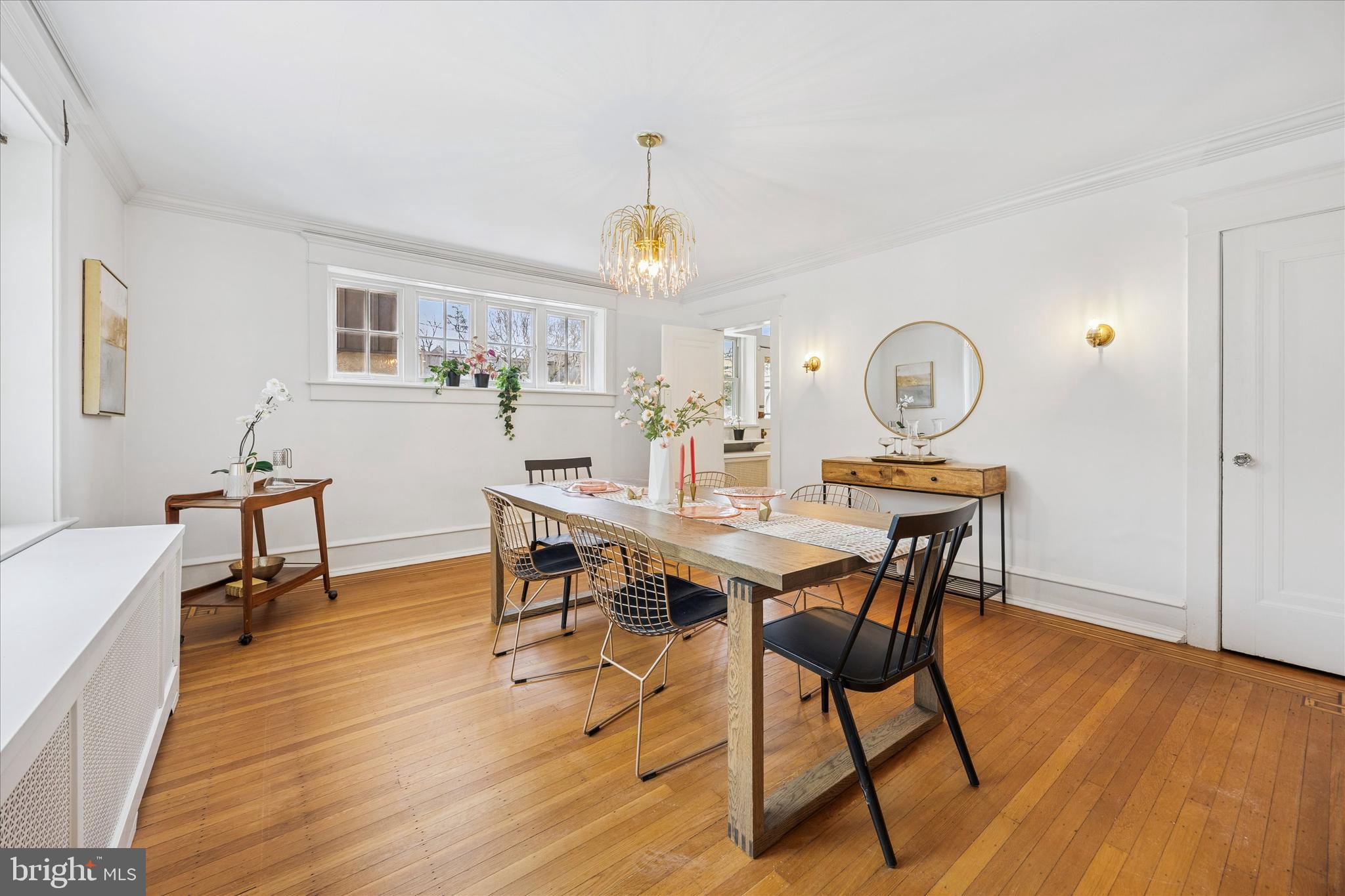 34 Hilltop Road Philadelphia, PA 19118 - Photo 10 of 43 Dining area