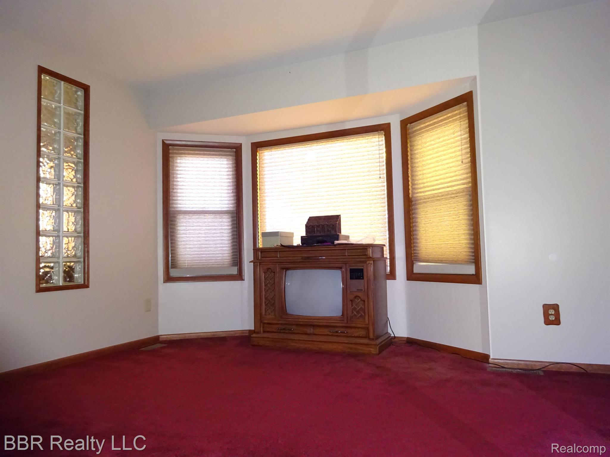 18615 Emit Road Riverview, MI 48193 - Photo 16 of 48
