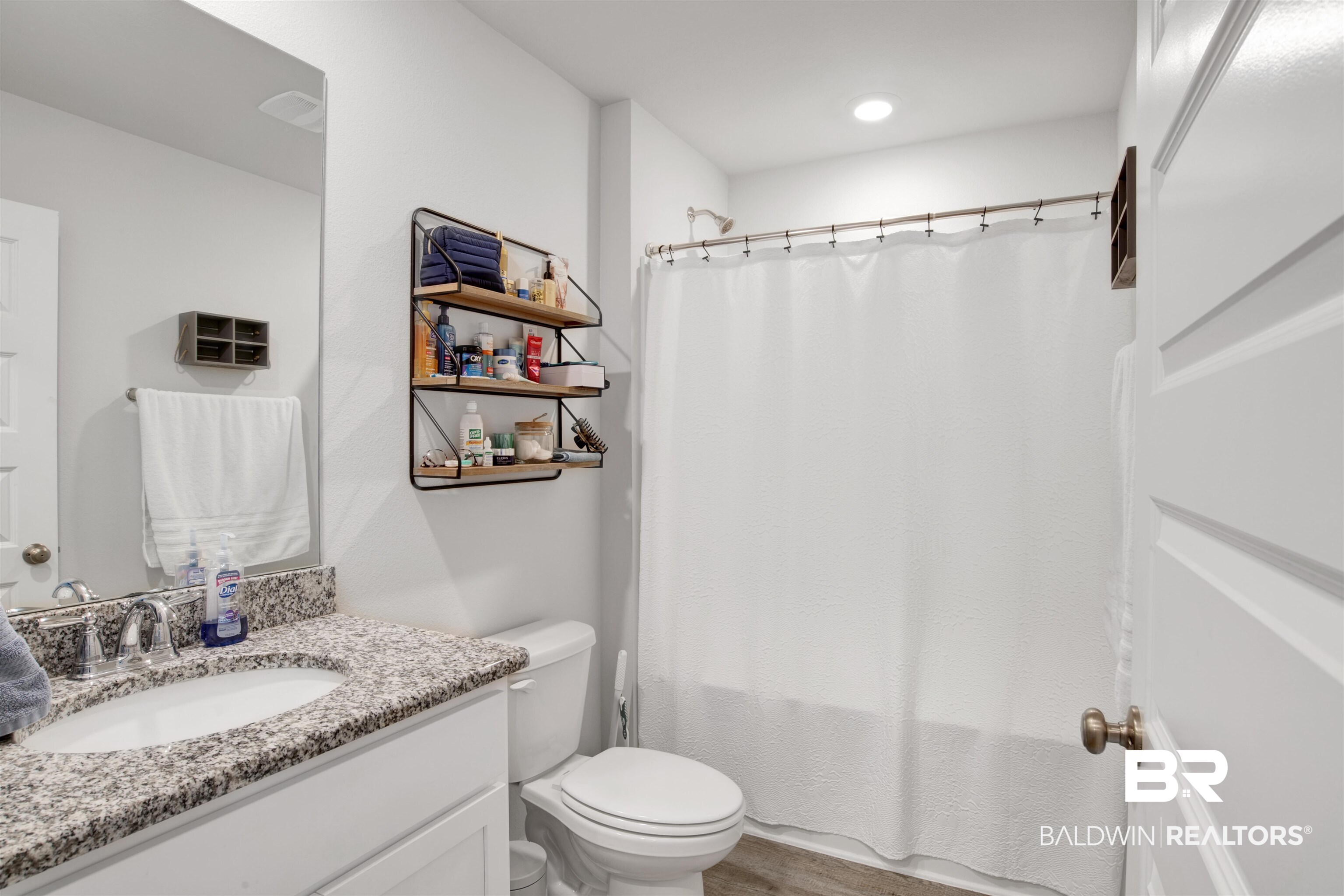 23632 Unbridled Loop Daphne, AL 36526 - Photo 19 of 28 Guest Bath