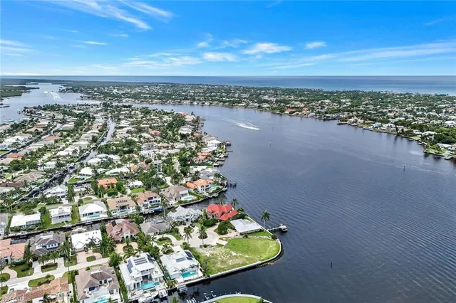 $6,299,000 | 1303 Marlin Drive, Naples, FL 34102