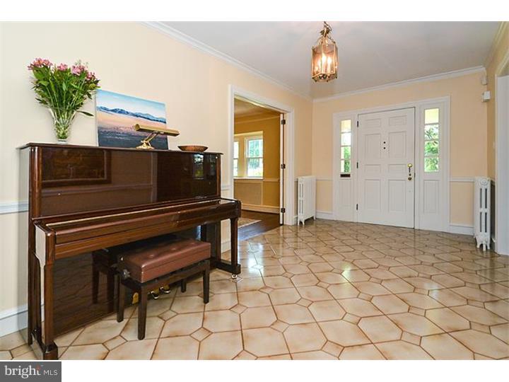1420 Noble Road Rydal, PA 19046 - Photo 11 of 25 Foyer