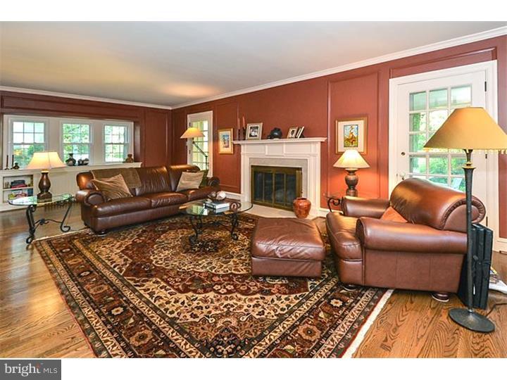 1420 Noble Road Rydal, PA 19046 - Photo 3 of 25 Living Room