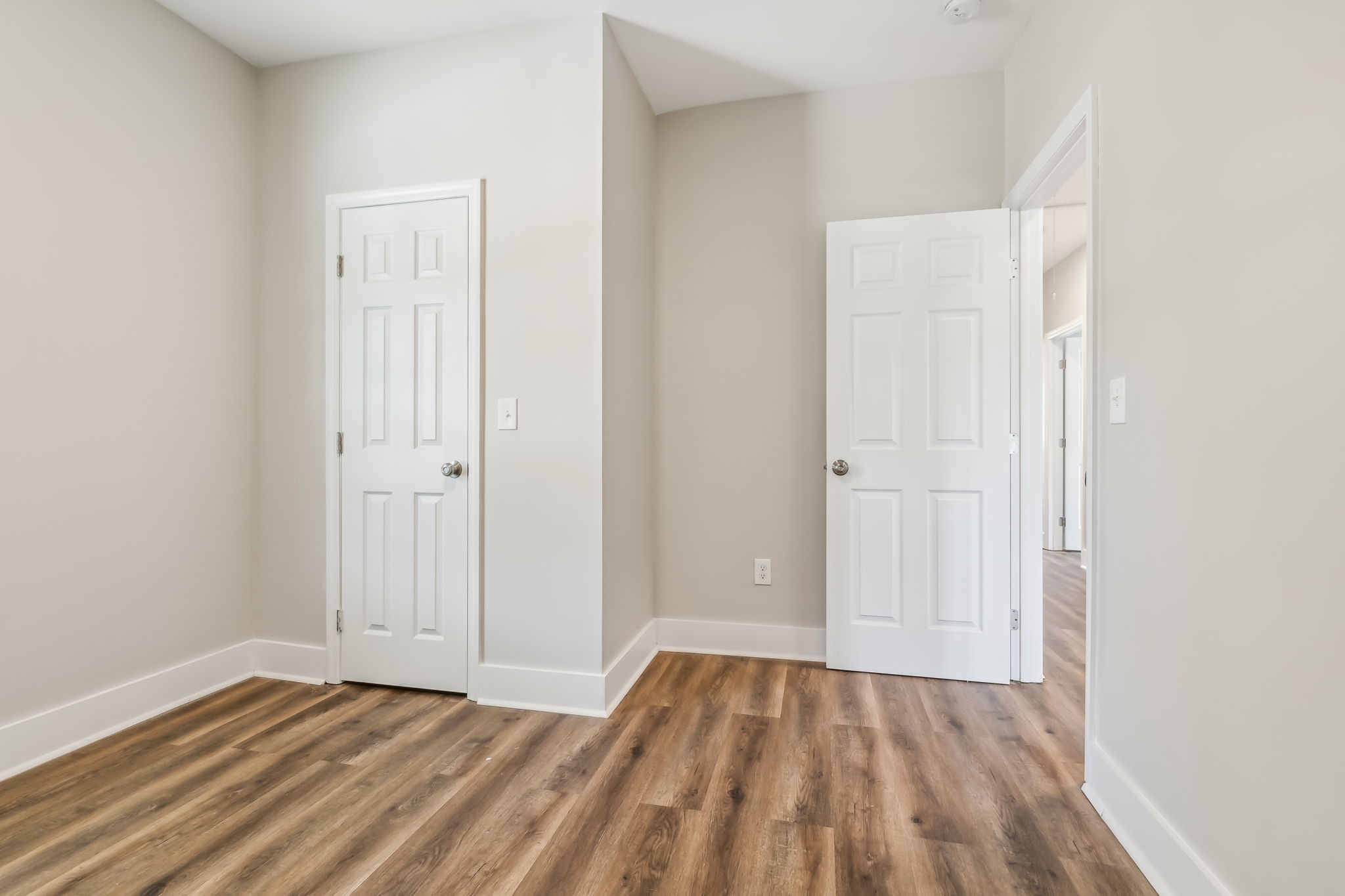 2801 Hunters Point Pike Lebanon, TN 37087 - Photo 18 of 23 a view of a room with wooden floor and closet