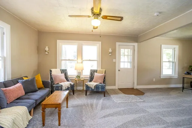 $199,900 | 303 Grove Street Southeast, Mapleton, MN 56065