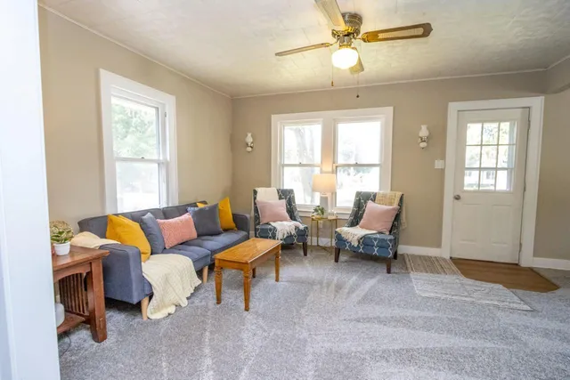 $199,900 | 303 Grove Street Southeast, Mapleton, MN 56065