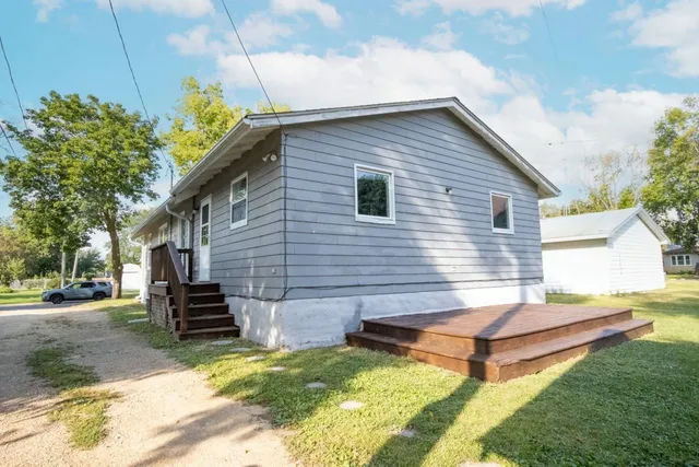 $199,900 | 303 Grove Street Southeast, Mapleton, MN 56065