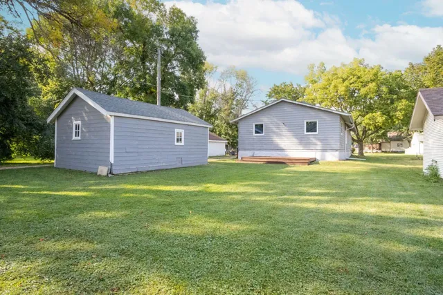 $199,900 | 303 Grove Street Southeast, Mapleton, MN 56065