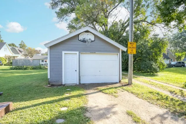 $199,900 | 303 Grove Street Southeast, Mapleton, MN 56065