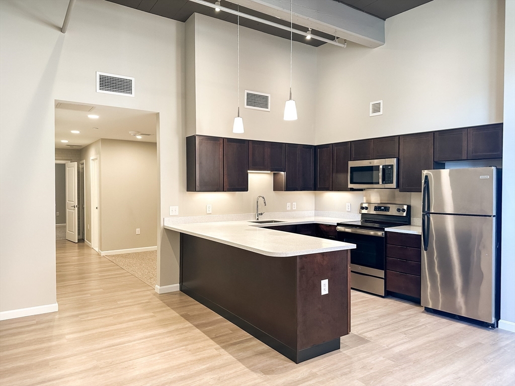 6 Chatham Street, Unit 201 Worcester, MA 01609 - Photo 5 of 6