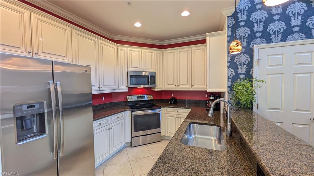 9055 Capistrano Street North, Unit 4206 Naples, FL 34113 - Photo 6 of 43