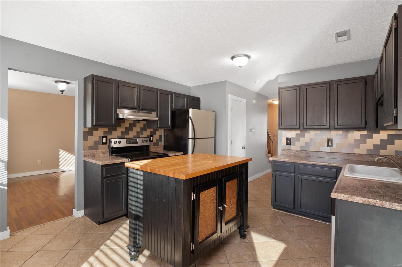 1521 Oak Ridge Court O'Fallon, IL 62269 - Photo 12 of 31 Gallery Image 12