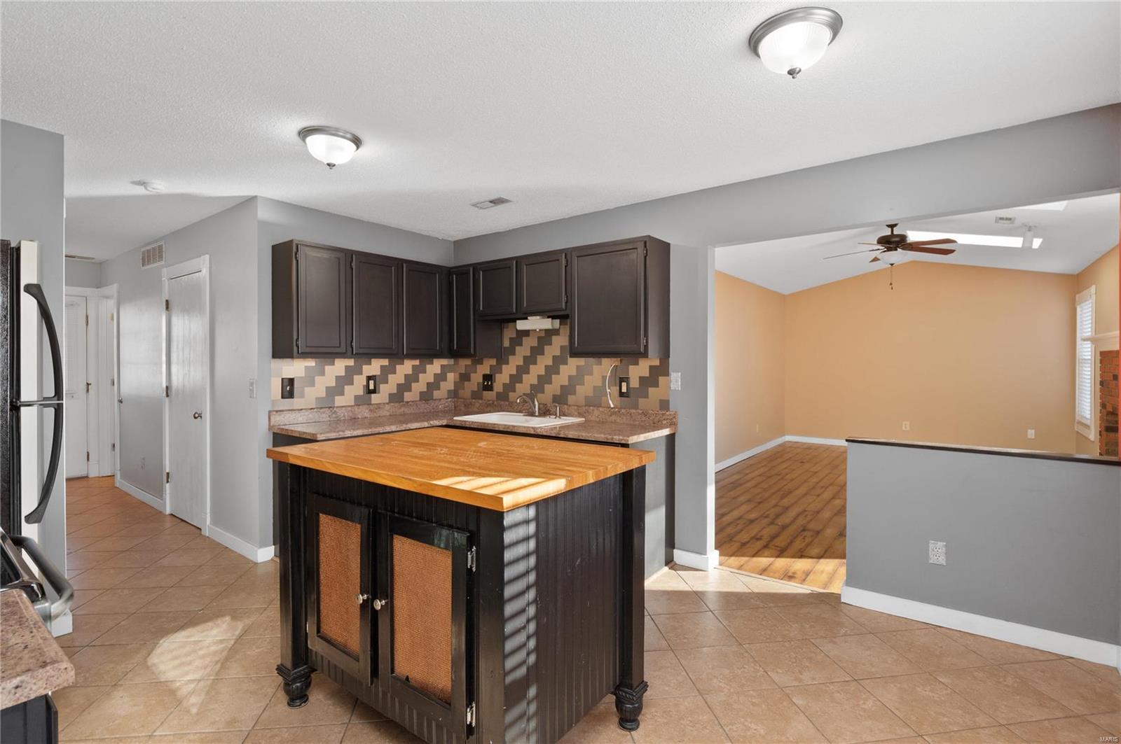 1521 Oak Ridge Court O'Fallon, IL 62269 - Photo 13 of 31 Gallery Image 13