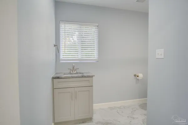 $1,550 | 114 Altamont Road, Pensacola, FL 32503