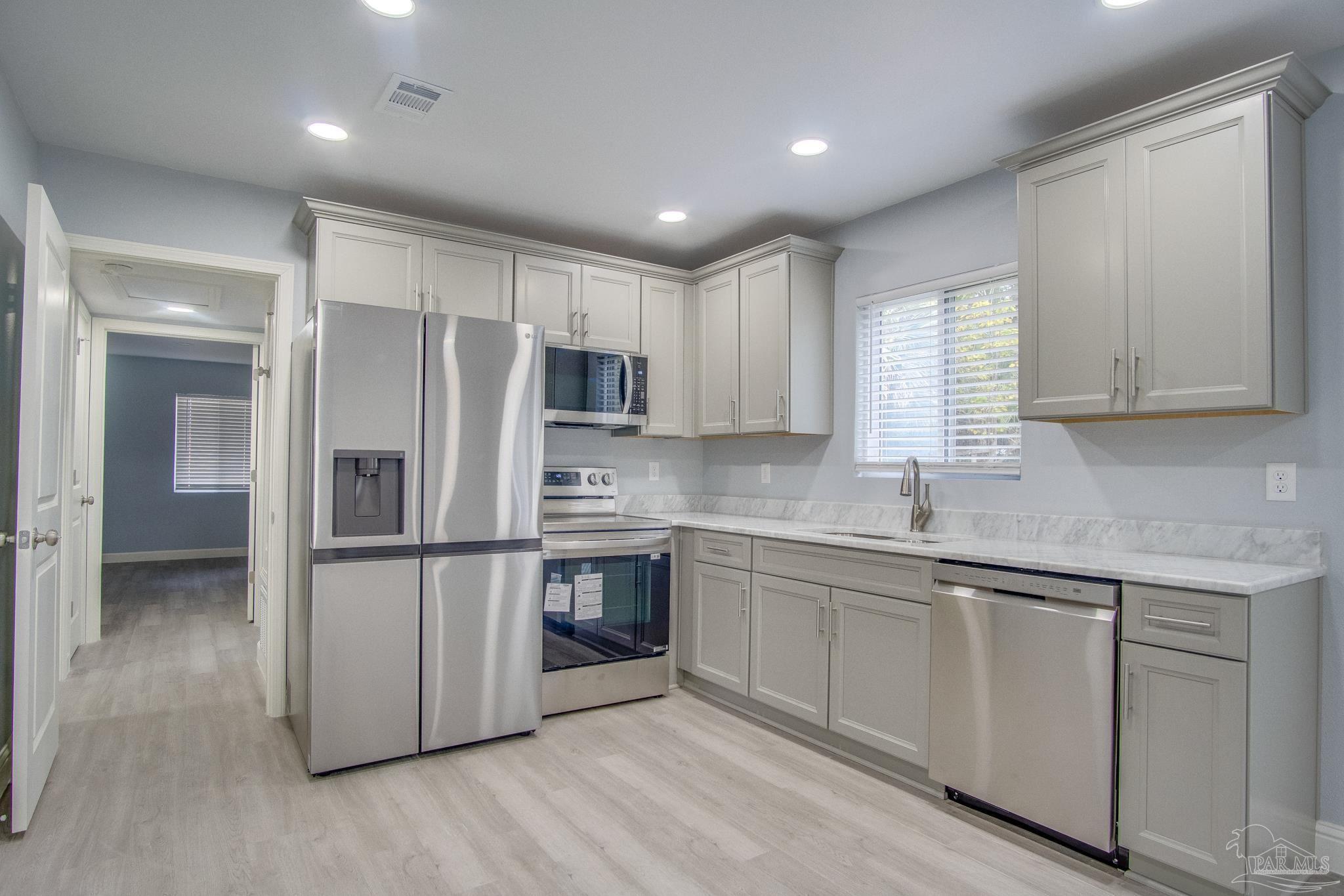 114 Altamont Road Pensacola, FL 32503 - Photo 8 of 29