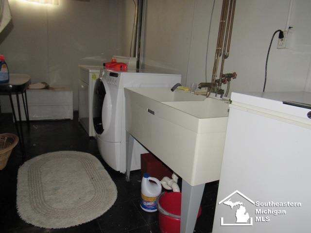 7575 Merrick Street Taylor, MI 48180 - Photo 22 of 27 31317616-21.JPG