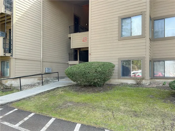 $149,900 | 228 Watertree Drive, De Witt, NY 13057