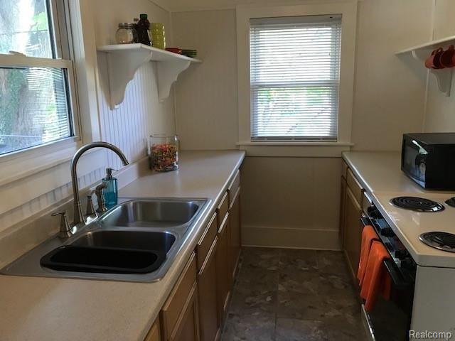 714 Dickinson Street Flint, MI 48504 - Photo 7 of 13