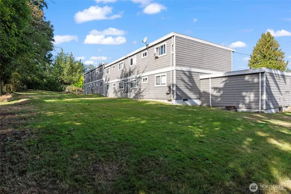 a front view of house with yard