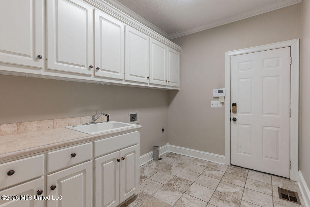 102 Hickory Hills Drive Clinton, MS 39056 - Photo 24 of 64 24-LaundryRoom