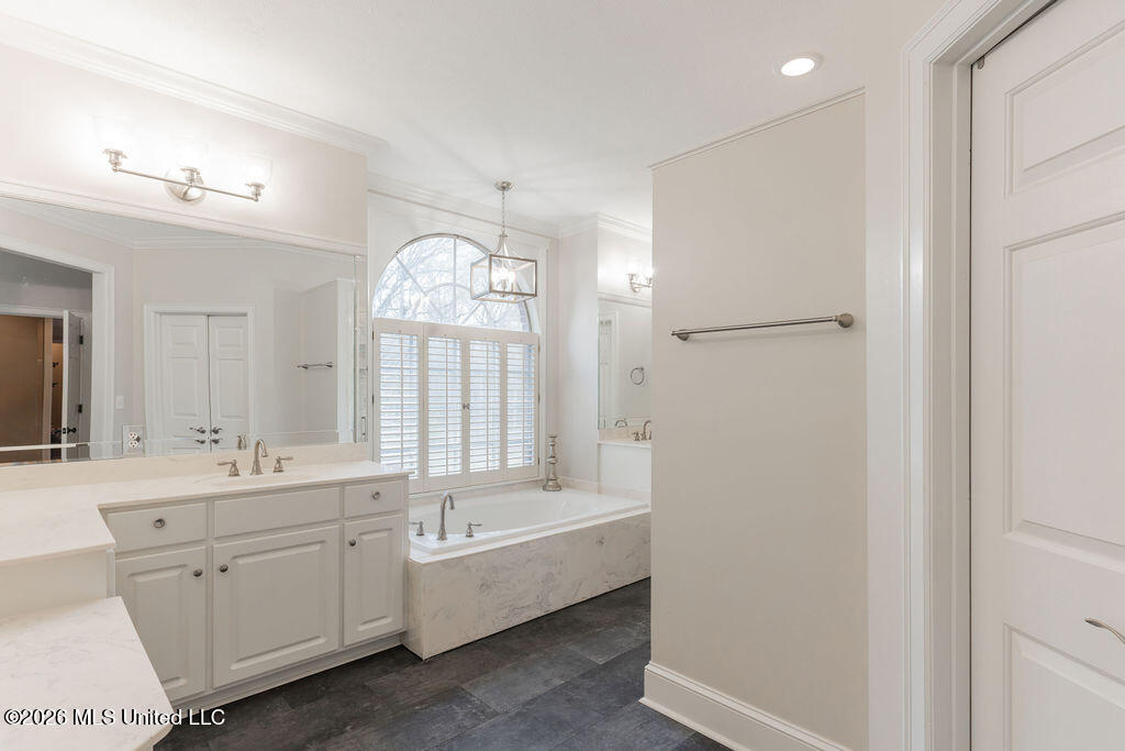 102 Hickory Hills Drive Clinton, MS 39056 - Photo 31 of 64 31-PrimaryBathroom