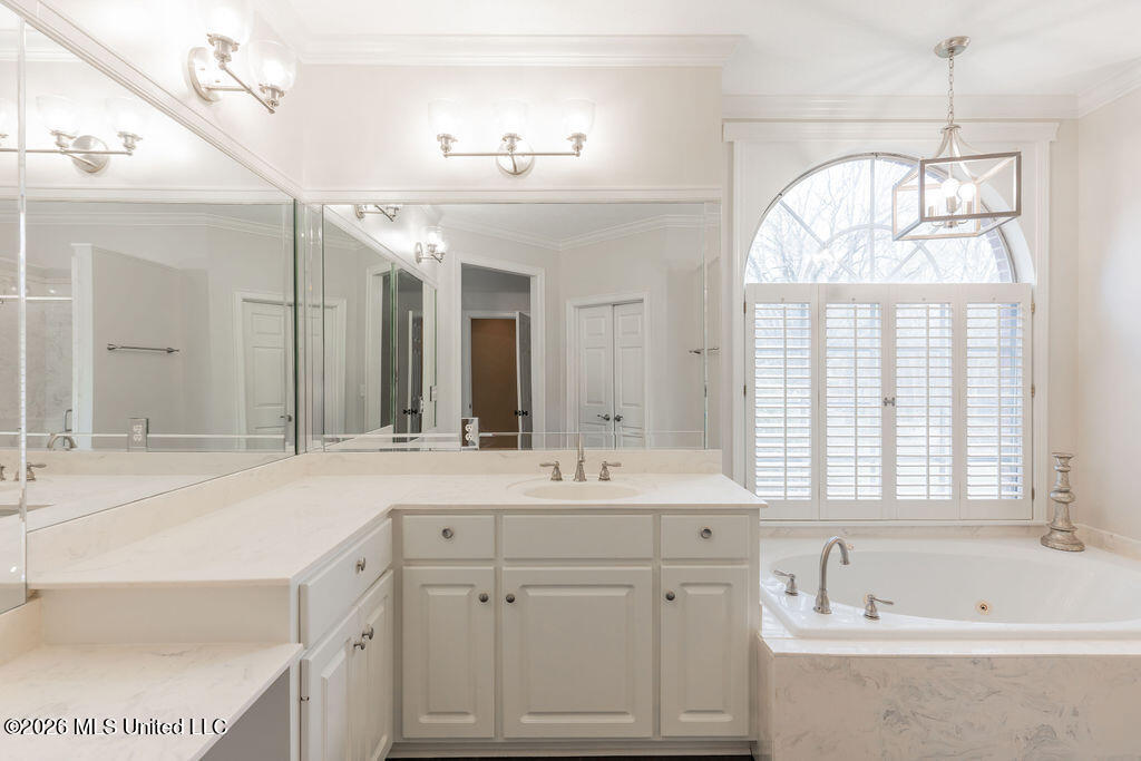 102 Hickory Hills Drive Clinton, MS 39056 - Photo 32 of 64 32-PrimaryBathroom