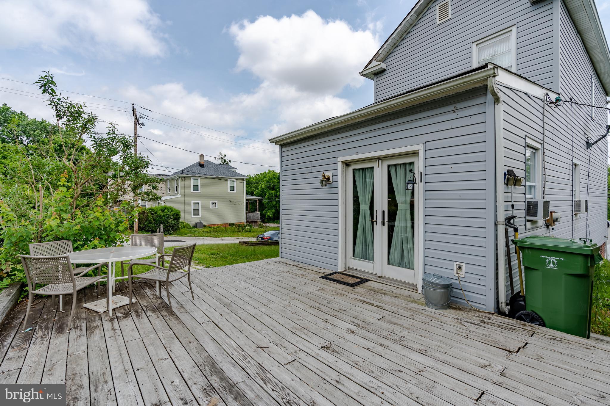 2800 Georgetown Road Baltimore, MD 21230 - Photo 2 of 13 back patio deck
