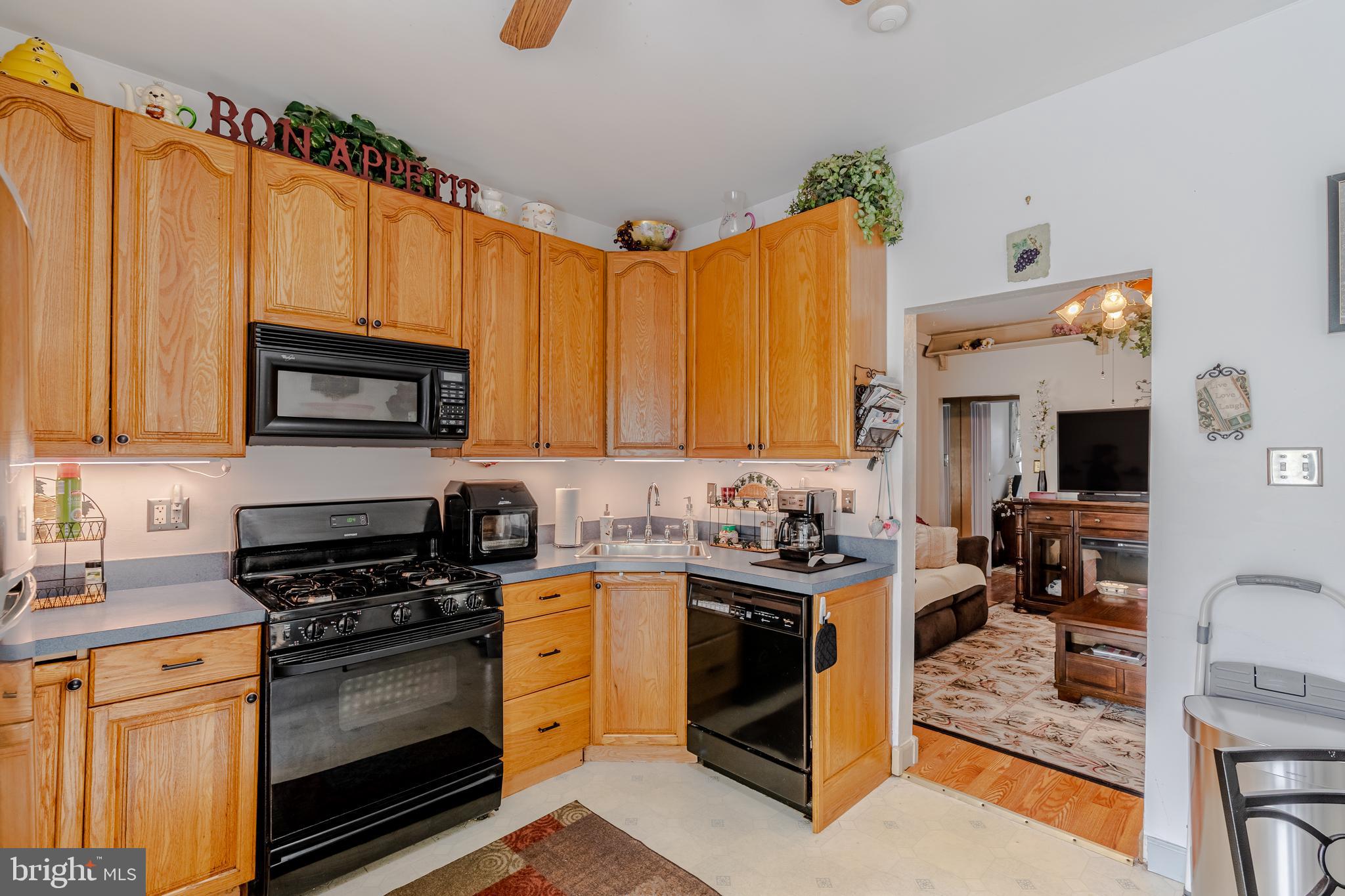 2800 Georgetown Road Baltimore, MD 21230 - Photo 12 of 13 kitchen