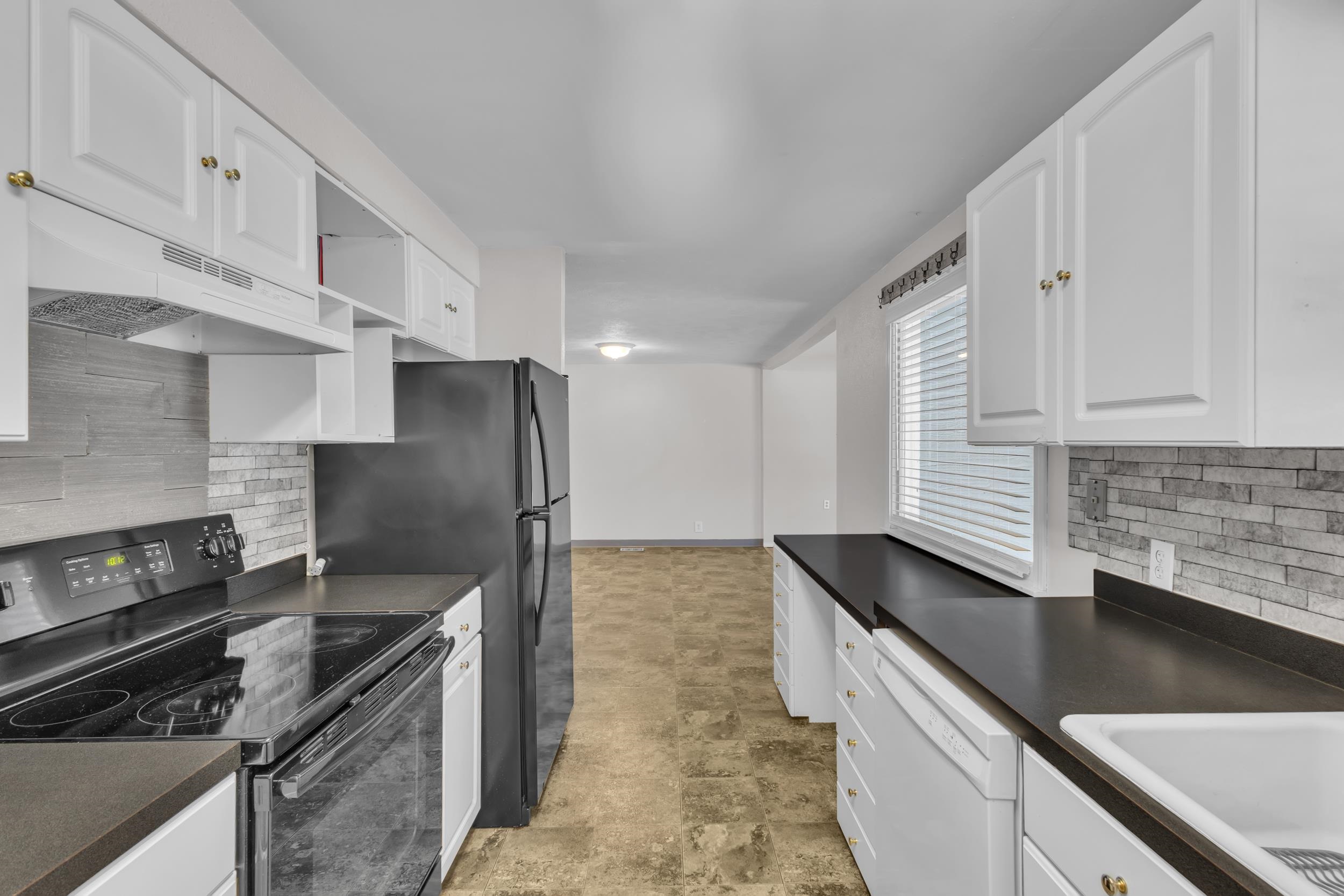 2017 North Laura Road Spokane, WA 99212 - Photo 6 of 28 Gallery Image 6