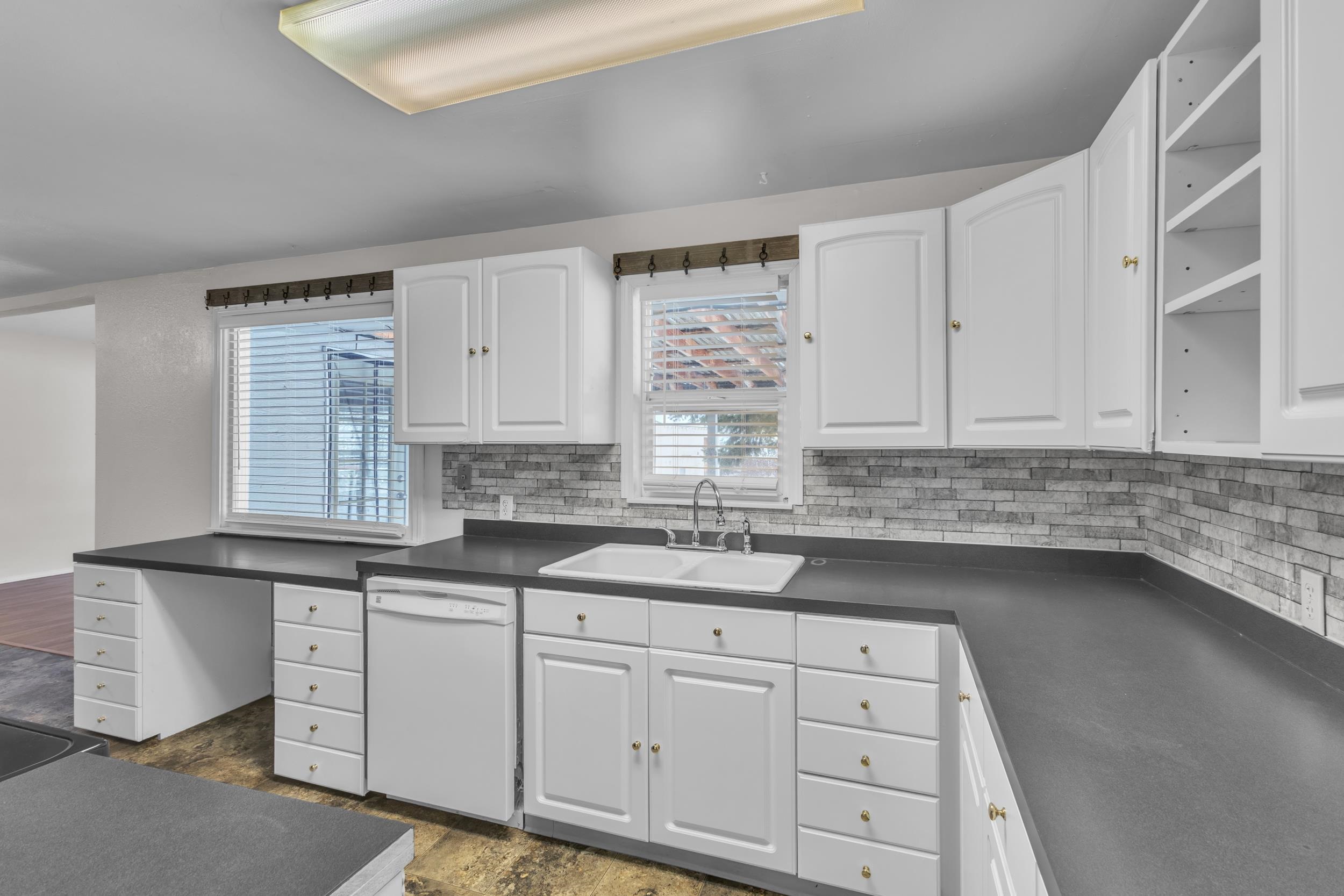 2017 North Laura Road Spokane, WA 99212 - Photo 8 of 28 Gallery Image 8