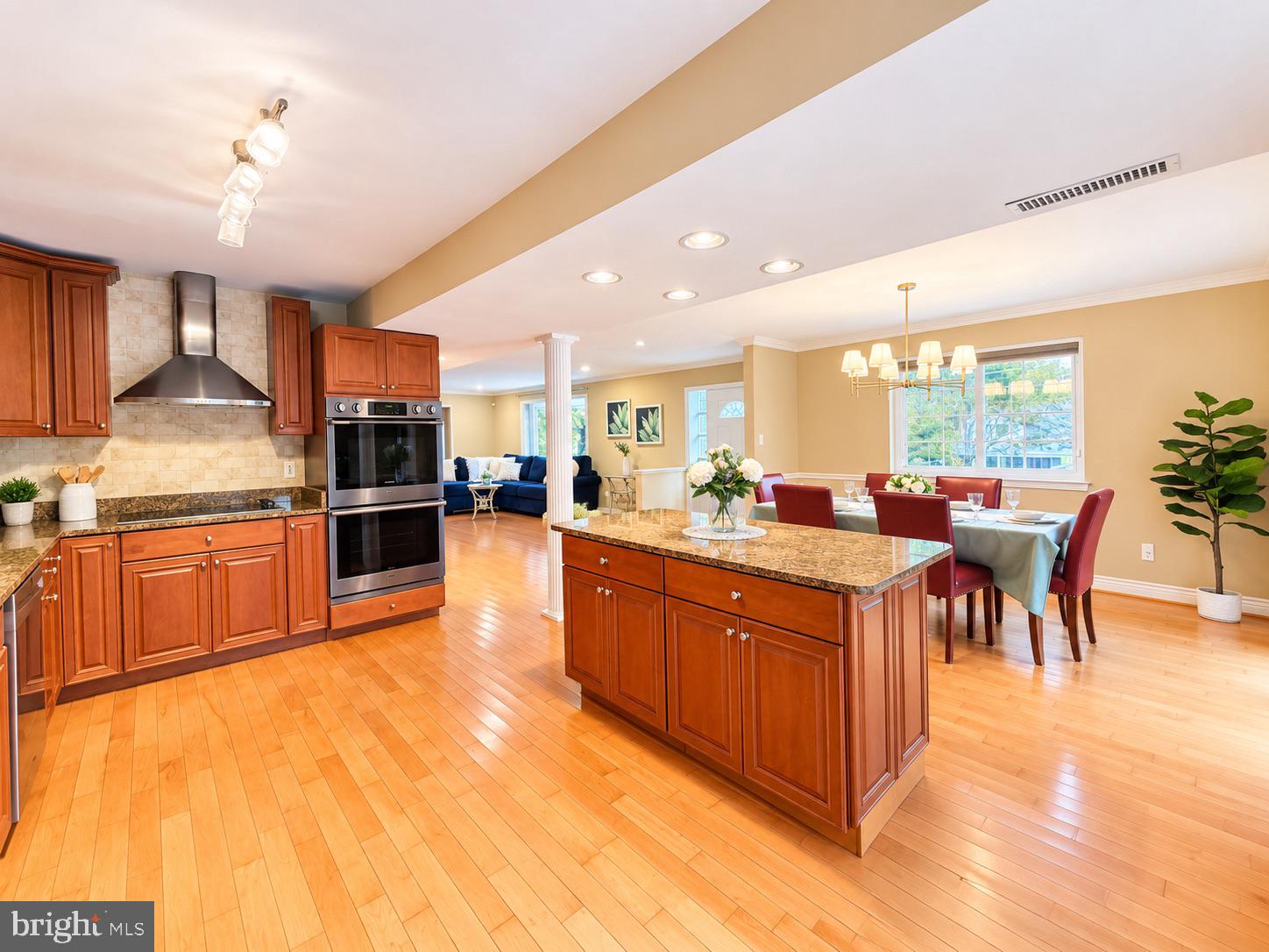 5232 Perth Court Springfield, VA 22151 - Photo 4 of 29 Gallery Image 4