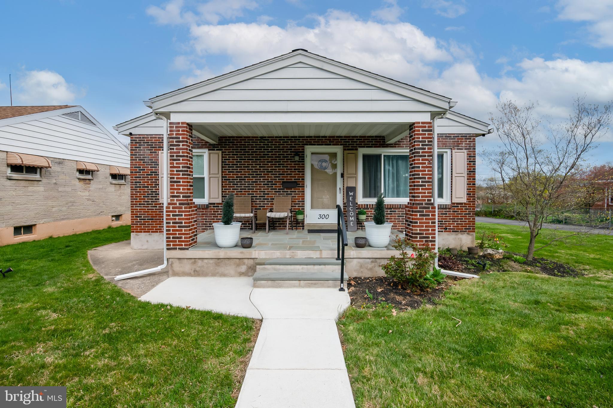 a view of a house of a front side