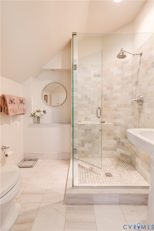 205 Ampthill Road Richmond, VA 23226 - Photo 43 of 57 En-Suite Bathroom