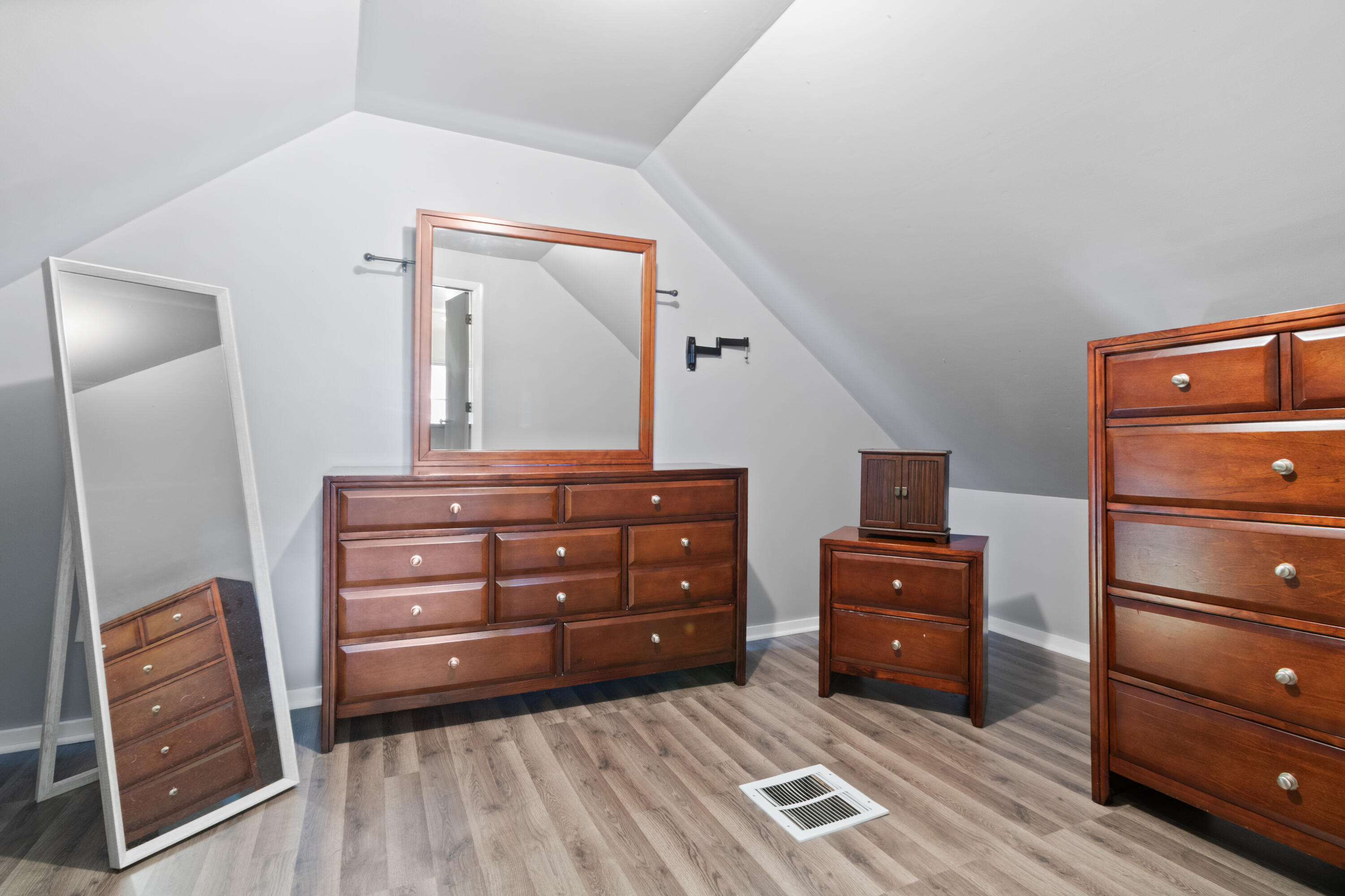 3420 South 57th Street Milwaukee, WI 53219 - Photo 12 of 17 IMG_9386