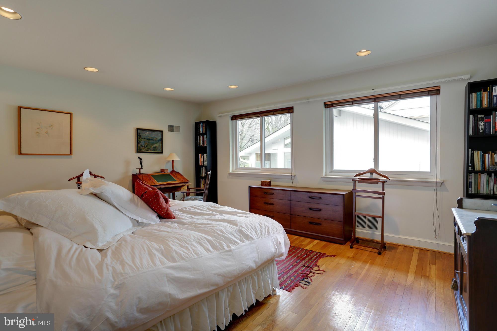 6800 Millwood Road Bethesda, MD 20817 - Photo 13 of 29 Bedroom