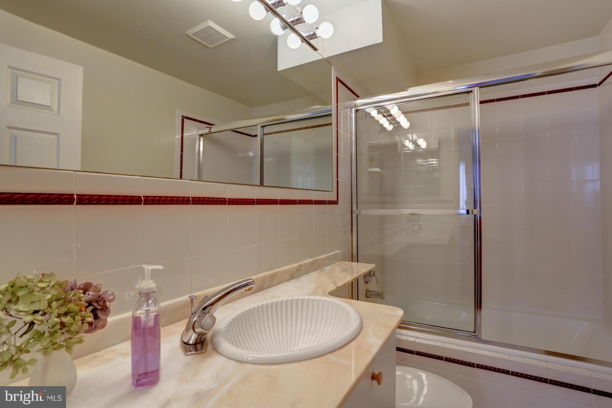 6800 Millwood Road Bethesda, MD 20817 - Photo 16 of 29 Bath